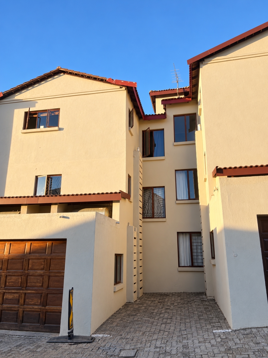 2 Bedroom Property for Sale in Carlswald Gauteng