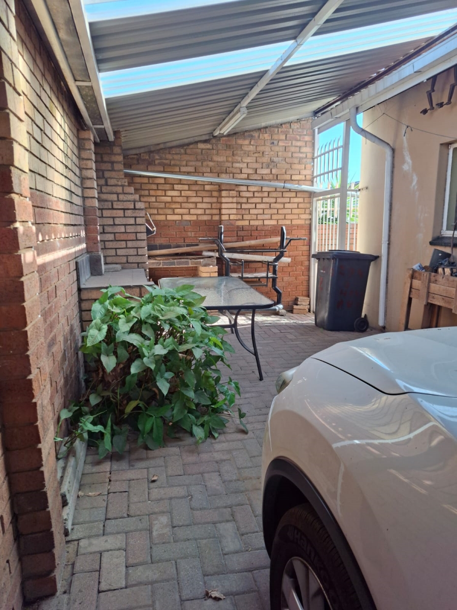 4 Bedroom Property for Sale in Eersterust Gauteng