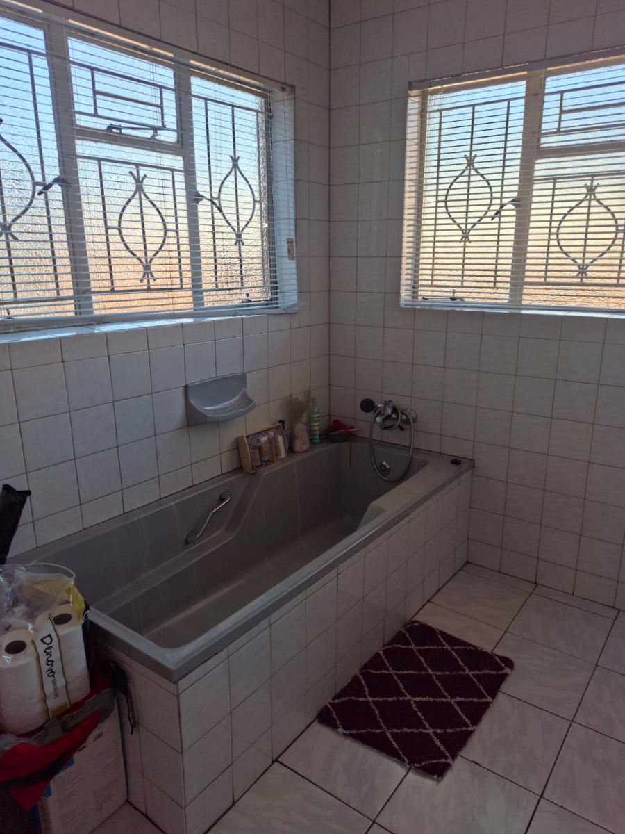 4 Bedroom Property for Sale in Eersterust Gauteng