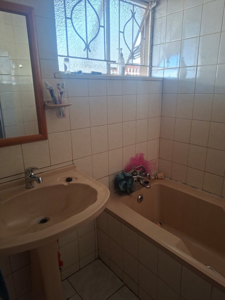 4 Bedroom Property for Sale in Eersterust Gauteng