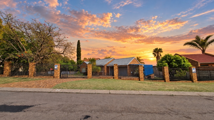 2 Bedroom Property for Sale in The Reeds Ext 10 Gauteng