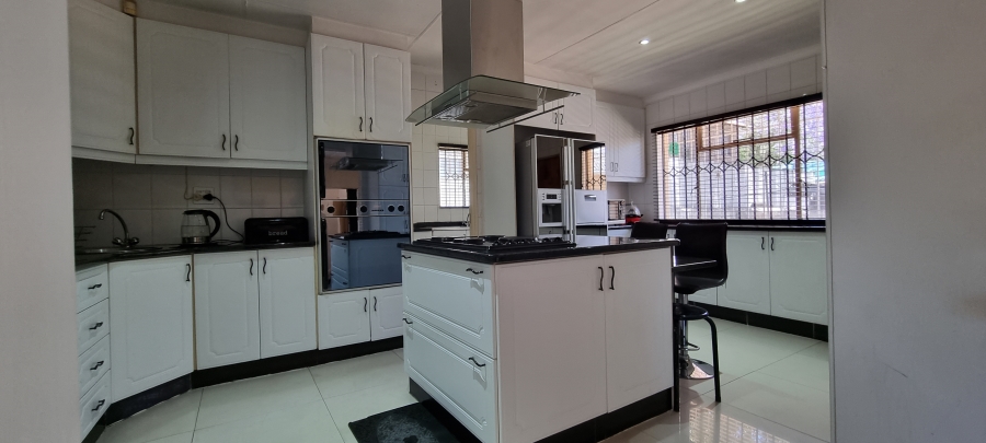 4 Bedroom Property for Sale in Lyndhurst Gauteng