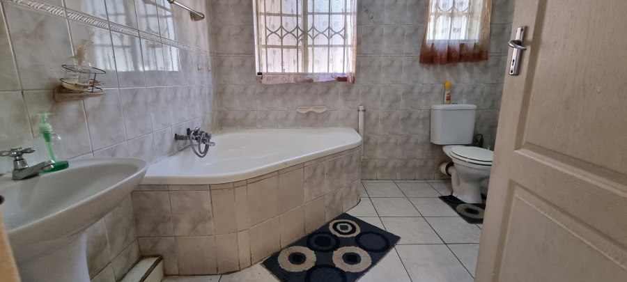 4 Bedroom Property for Sale in Lyndhurst Gauteng