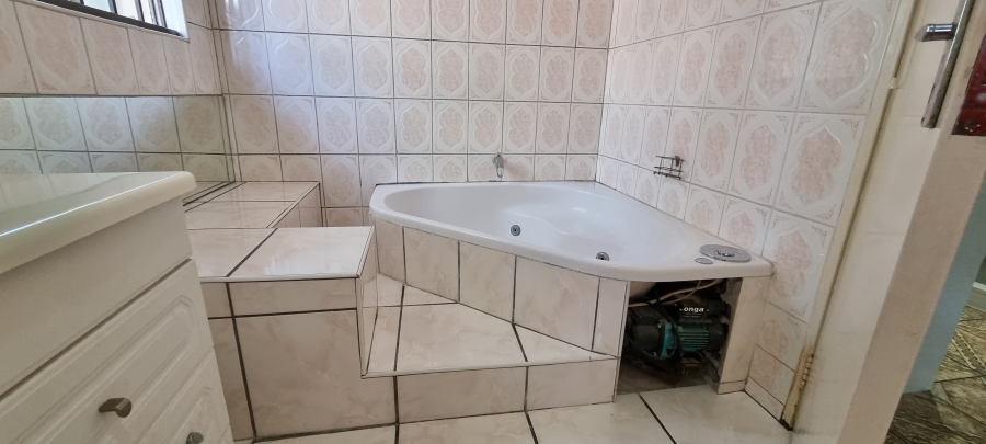 4 Bedroom Property for Sale in Lyndhurst Gauteng
