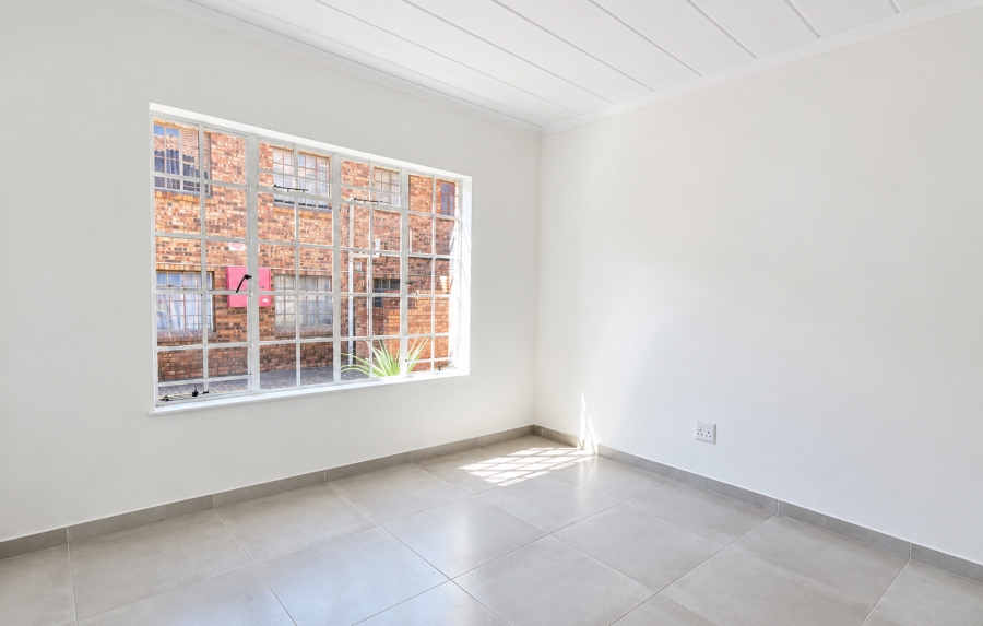To Let 2 Bedroom Property for Rent in New Redruth Gauteng