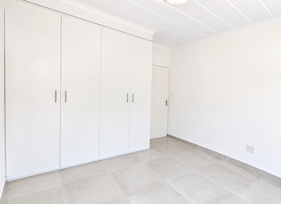 To Let 2 Bedroom Property for Rent in New Redruth Gauteng