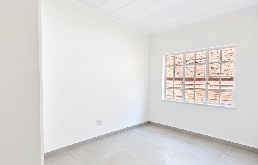 To Let 2 Bedroom Property for Rent in New Redruth Gauteng