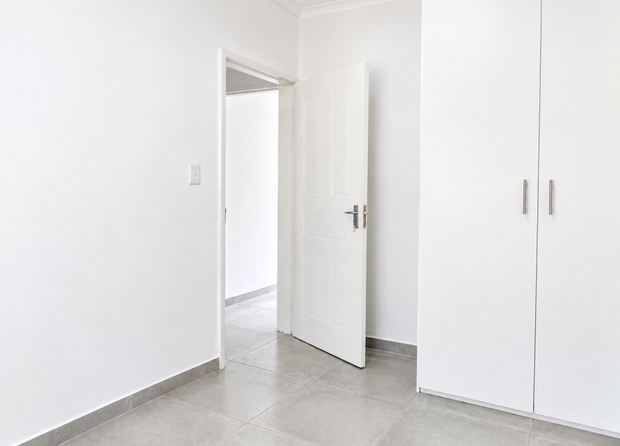 To Let 2 Bedroom Property for Rent in New Redruth Gauteng