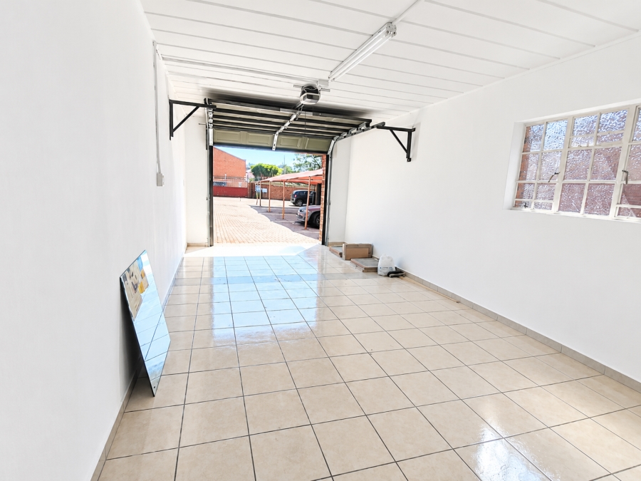To Let 2 Bedroom Property for Rent in New Redruth Gauteng