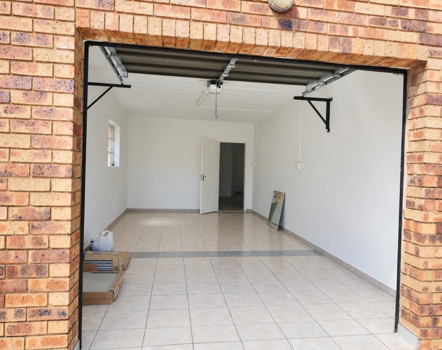 To Let 2 Bedroom Property for Rent in New Redruth Gauteng