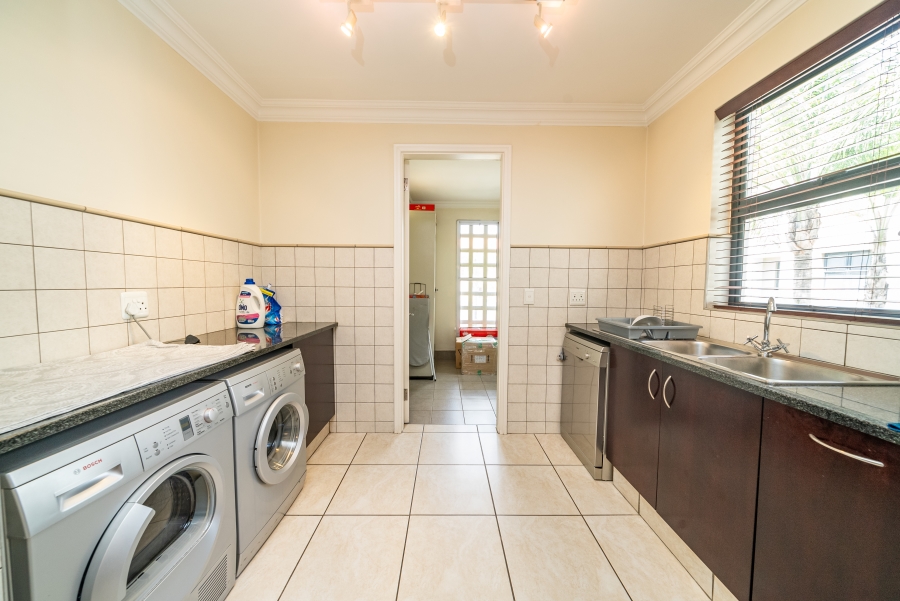 To Let 2 Bedroom Property for Rent in Bedfordview Gauteng