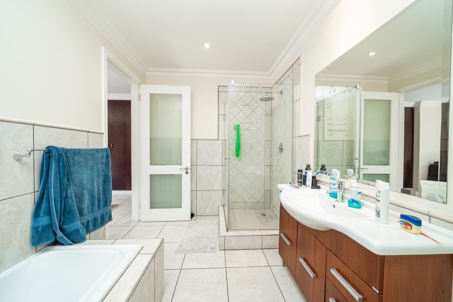 To Let 2 Bedroom Property for Rent in Bedfordview Gauteng