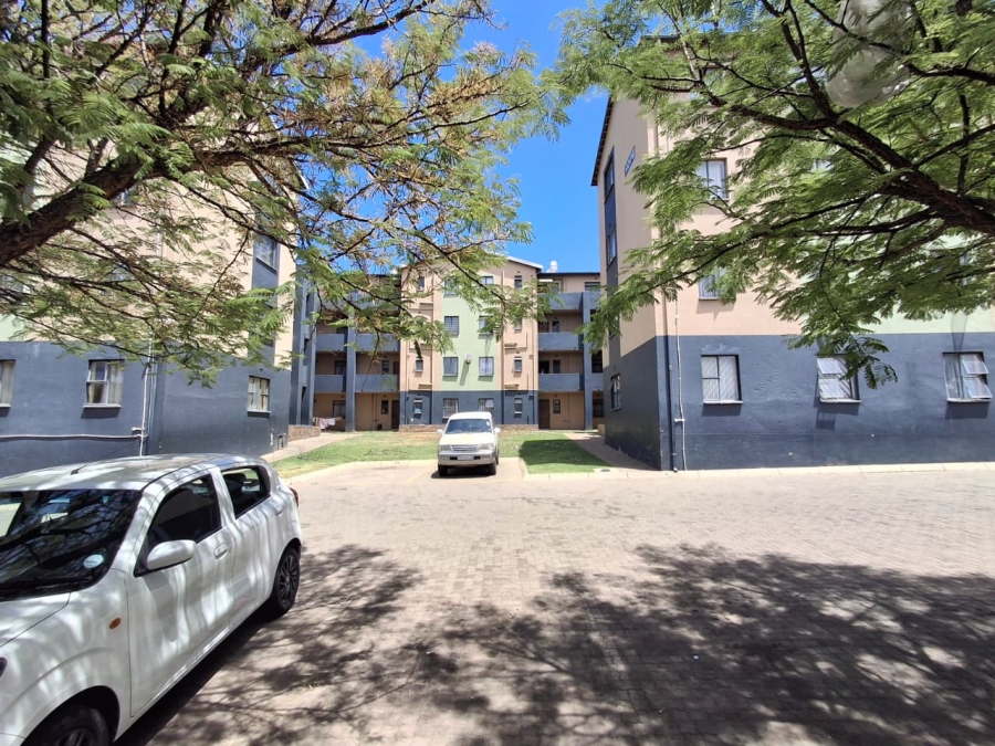 2 Bedroom Property for Sale in Fleurhof Gauteng