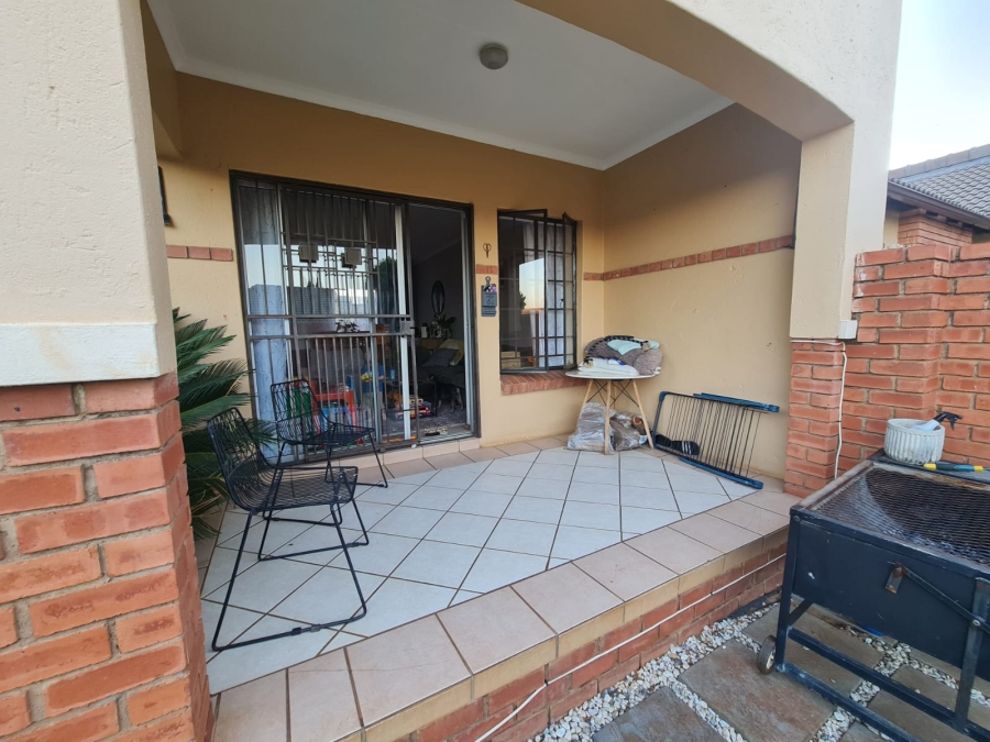 2 Bedroom Property for Sale in Equestria Gauteng
