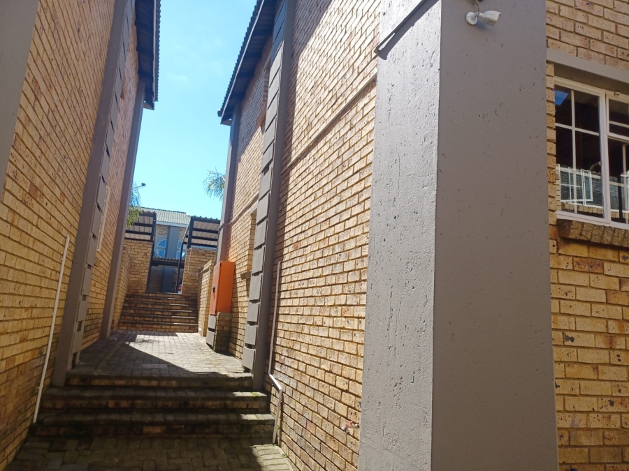 2 Bedroom Property for Sale in Primrose Hill Gauteng