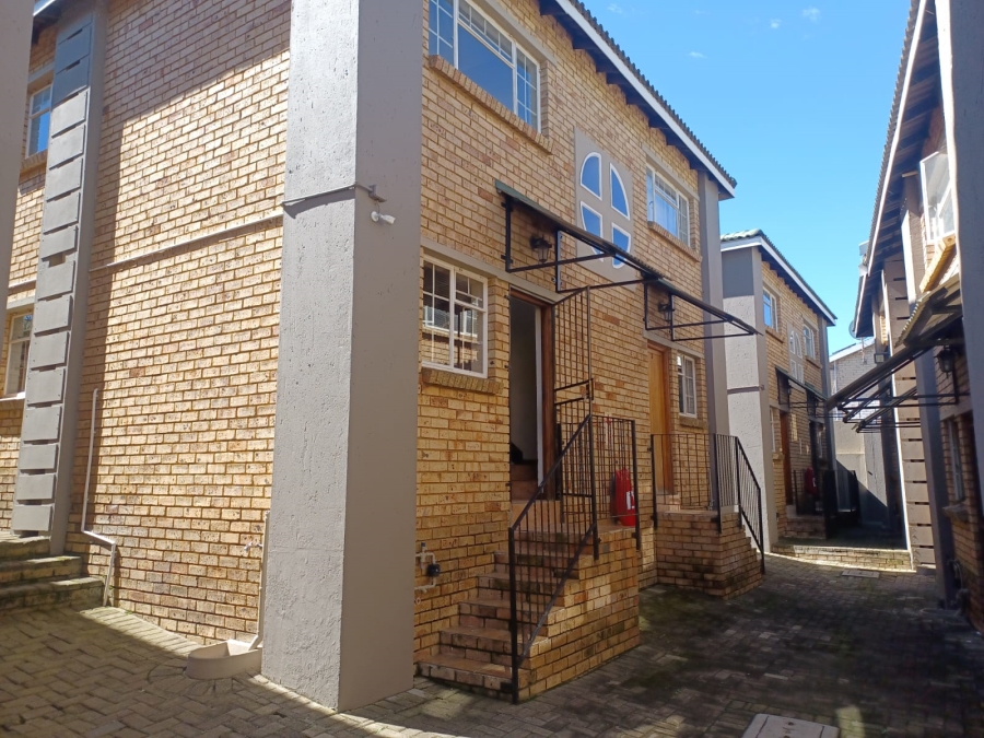 2 Bedroom Property for Sale in Primrose Hill Gauteng