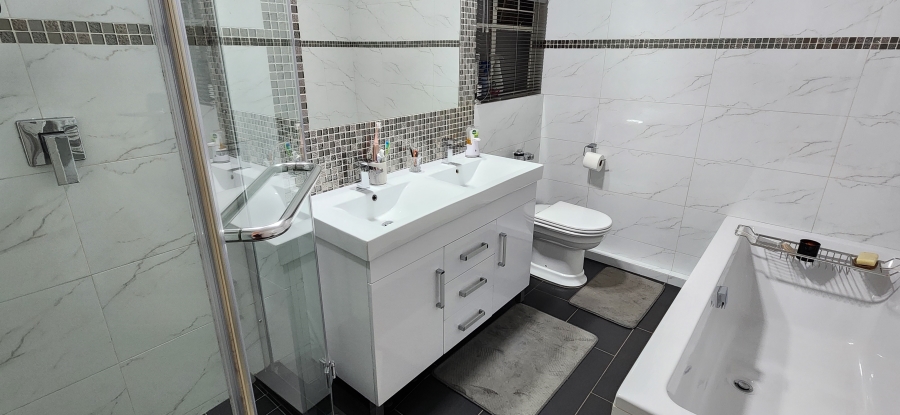 4 Bedroom Property for Sale in Parktown Gauteng