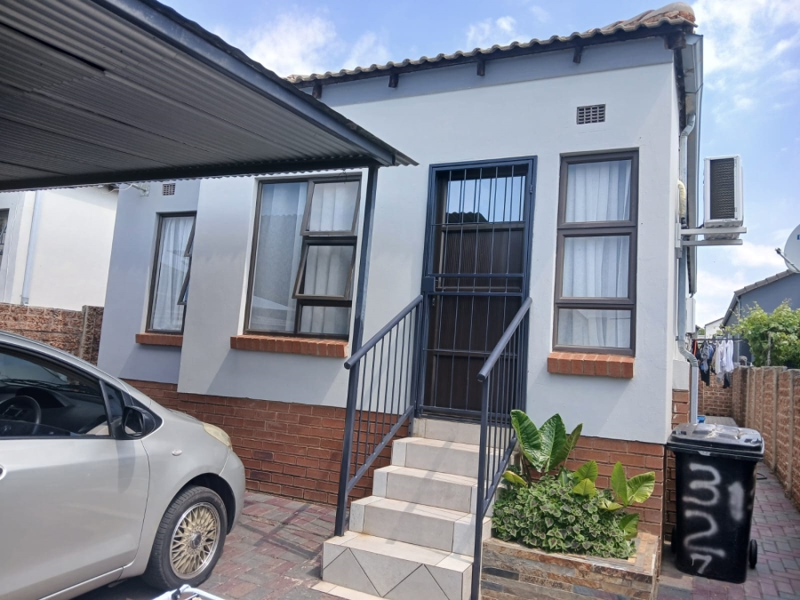 To Let 3 Bedroom Property for Rent in South Hills Gauteng