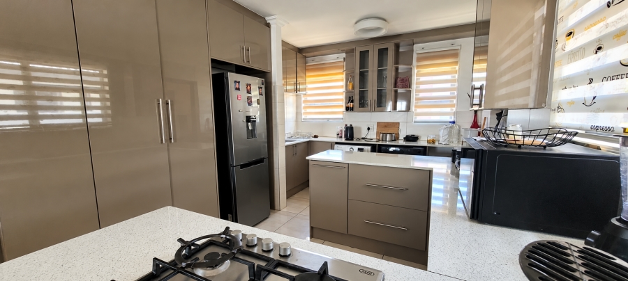 4 Bedroom Property for Sale in Brentwood Park AH Gauteng