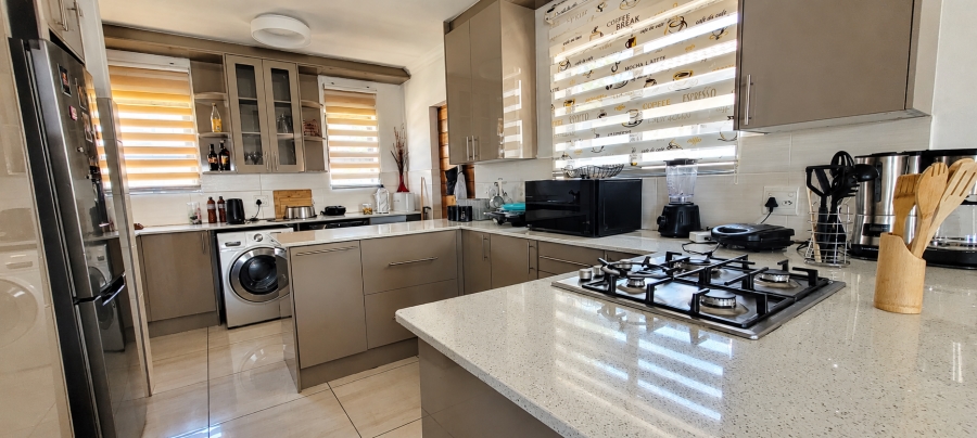 4 Bedroom Property for Sale in Brentwood Park AH Gauteng