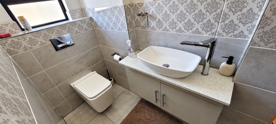 4 Bedroom Property for Sale in Brentwood Park AH Gauteng
