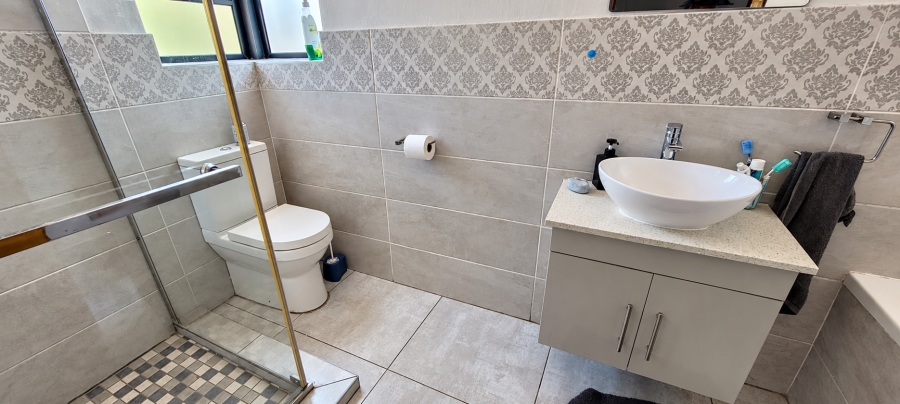 4 Bedroom Property for Sale in Brentwood Park AH Gauteng