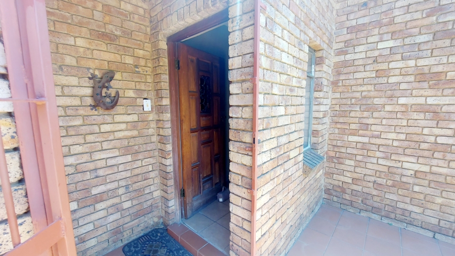 3 Bedroom Property for Sale in Waterkloof Glen Gauteng