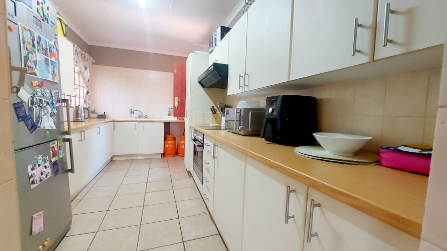 3 Bedroom Property for Sale in Waterkloof Glen Gauteng