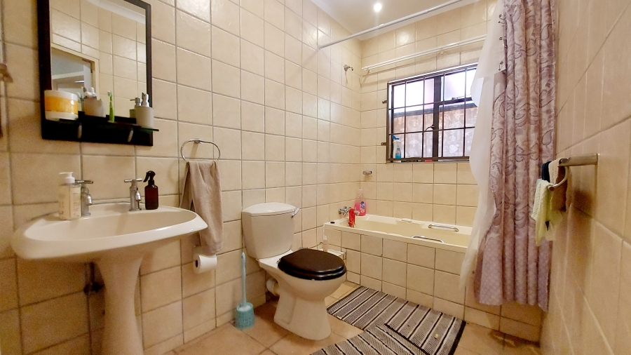 3 Bedroom Property for Sale in Waterkloof Glen Gauteng