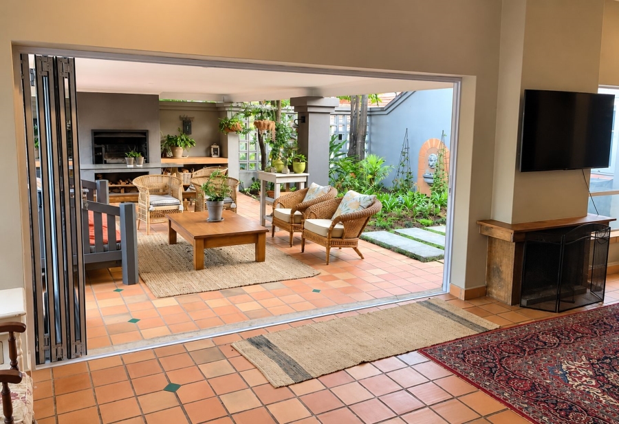 3 Bedroom Property for Sale in Waterkloof Gauteng