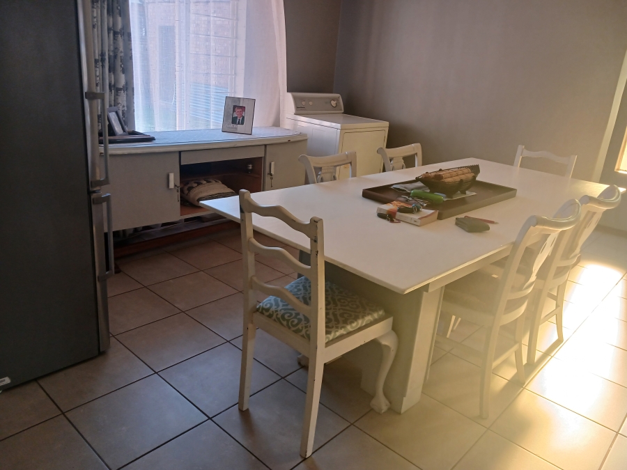 To Let 3 Bedroom Property for Rent in Wierda Park Gauteng