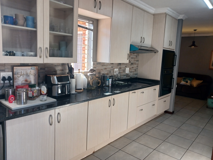 To Let 3 Bedroom Property for Rent in Wierda Park Gauteng