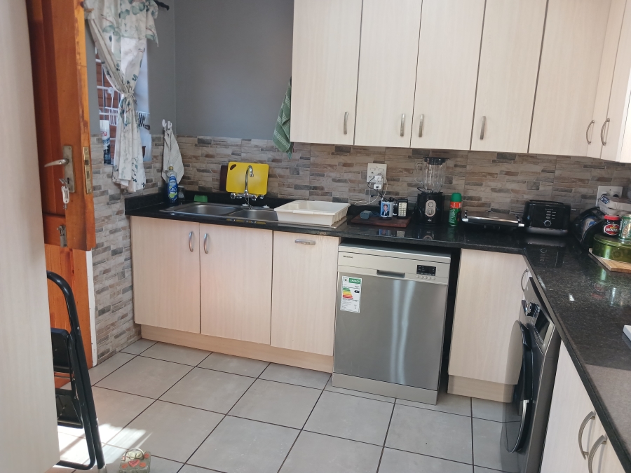 To Let 3 Bedroom Property for Rent in Wierda Park Gauteng