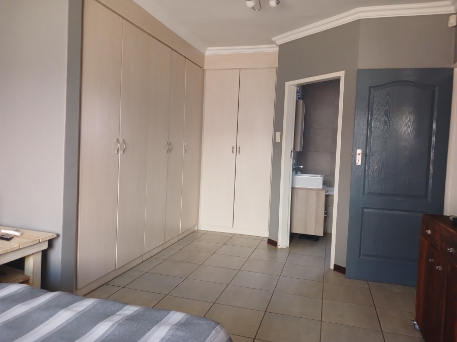 To Let 3 Bedroom Property for Rent in Wierda Park Gauteng
