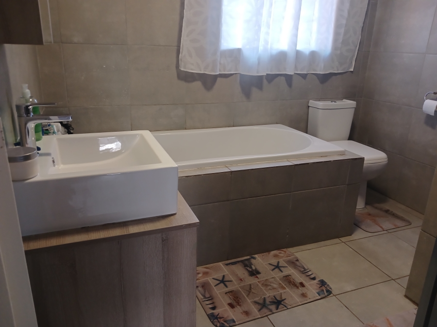 To Let 3 Bedroom Property for Rent in Wierda Park Gauteng