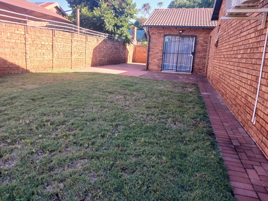 To Let 3 Bedroom Property for Rent in Wierda Park Gauteng