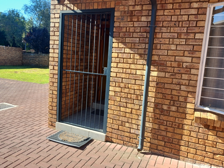 To Let 3 Bedroom Property for Rent in Wierda Park Gauteng