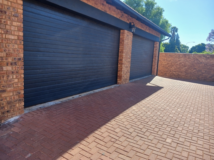 To Let 3 Bedroom Property for Rent in Wierda Park Gauteng