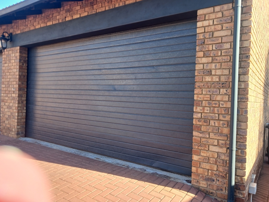 To Let 3 Bedroom Property for Rent in Wierda Park Gauteng