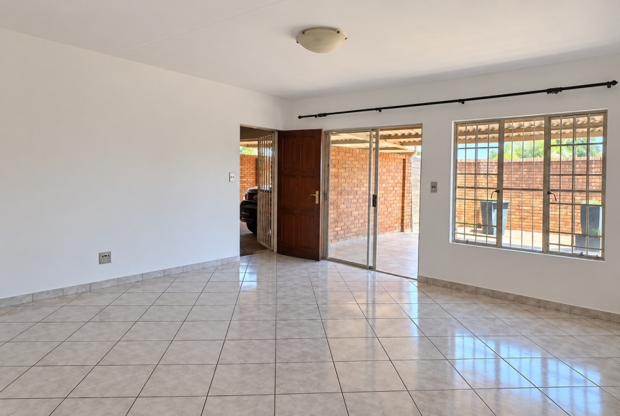 2 Bedroom Property for Sale in Elardus Park Gauteng