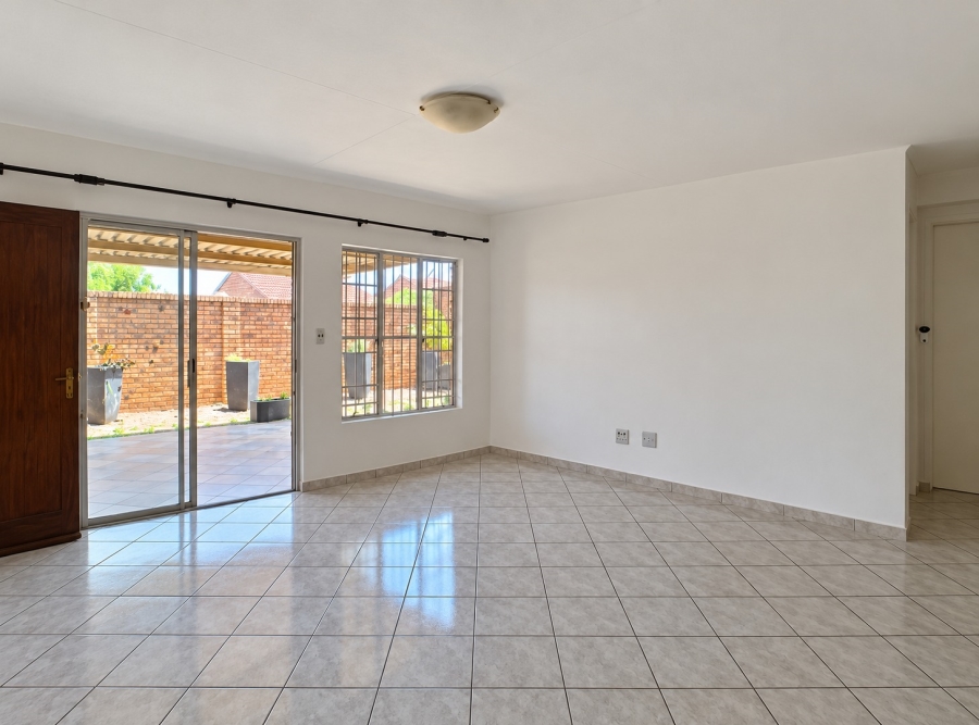 2 Bedroom Property for Sale in Elardus Park Gauteng