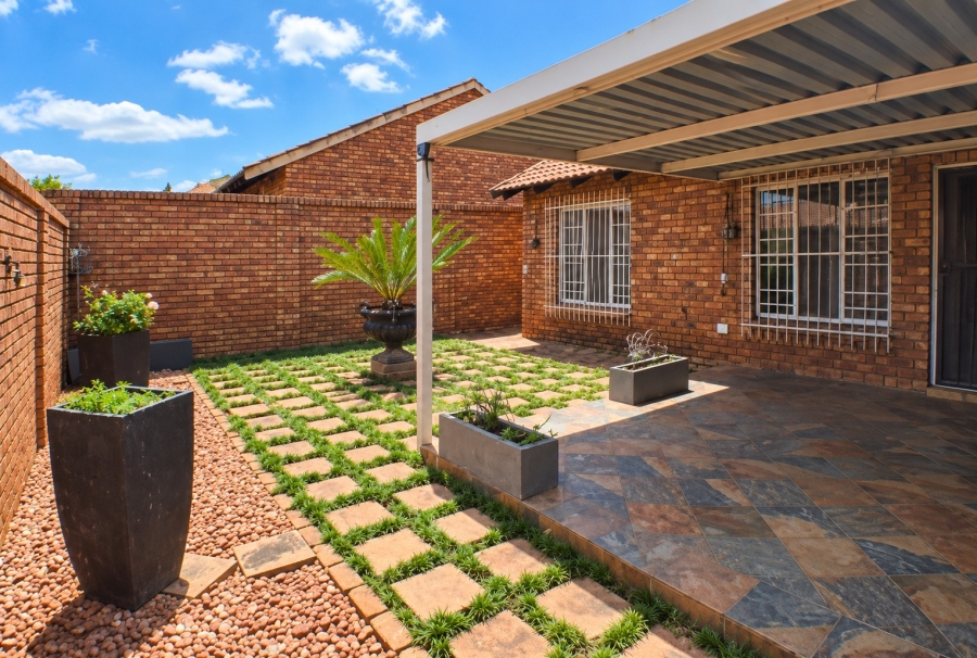 2 Bedroom Property for Sale in Elardus Park Gauteng