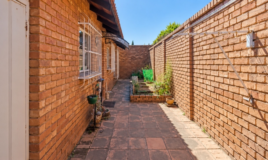 2 Bedroom Property for Sale in Elardus Park Gauteng