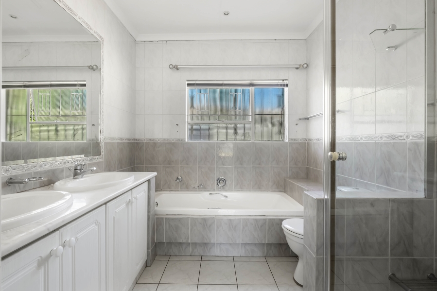 2 Bedroom Property for Sale in Sandown Gauteng