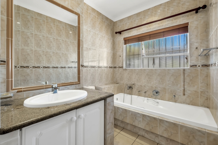 2 Bedroom Property for Sale in Sandown Gauteng