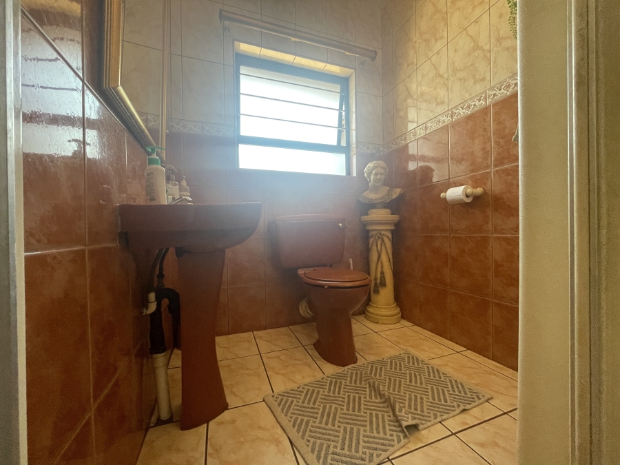 5 Bedroom Property for Sale in Albemarle Gauteng