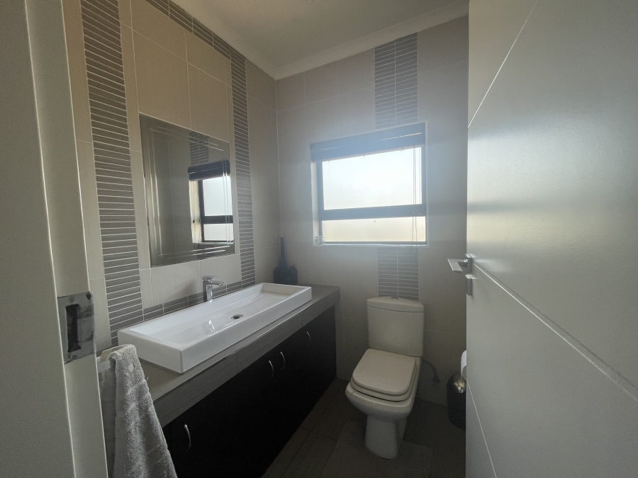 5 Bedroom Property for Sale in Albemarle Gauteng
