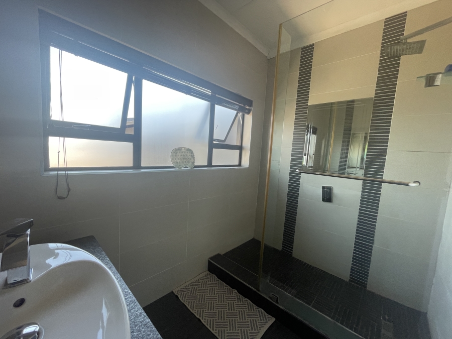 5 Bedroom Property for Sale in Albemarle Gauteng