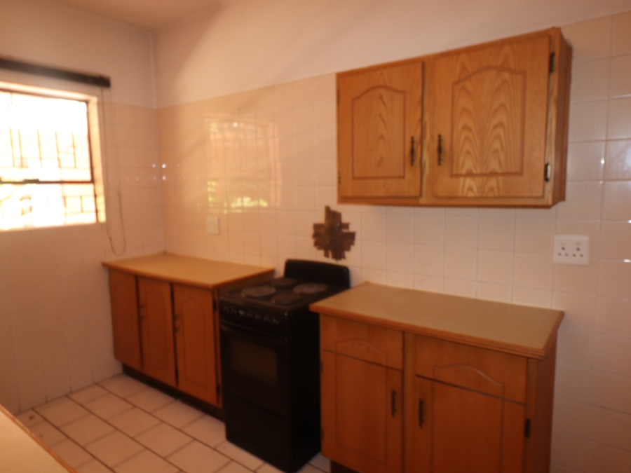 To Let 2 Bedroom Property for Rent in Nimrod Park Gauteng