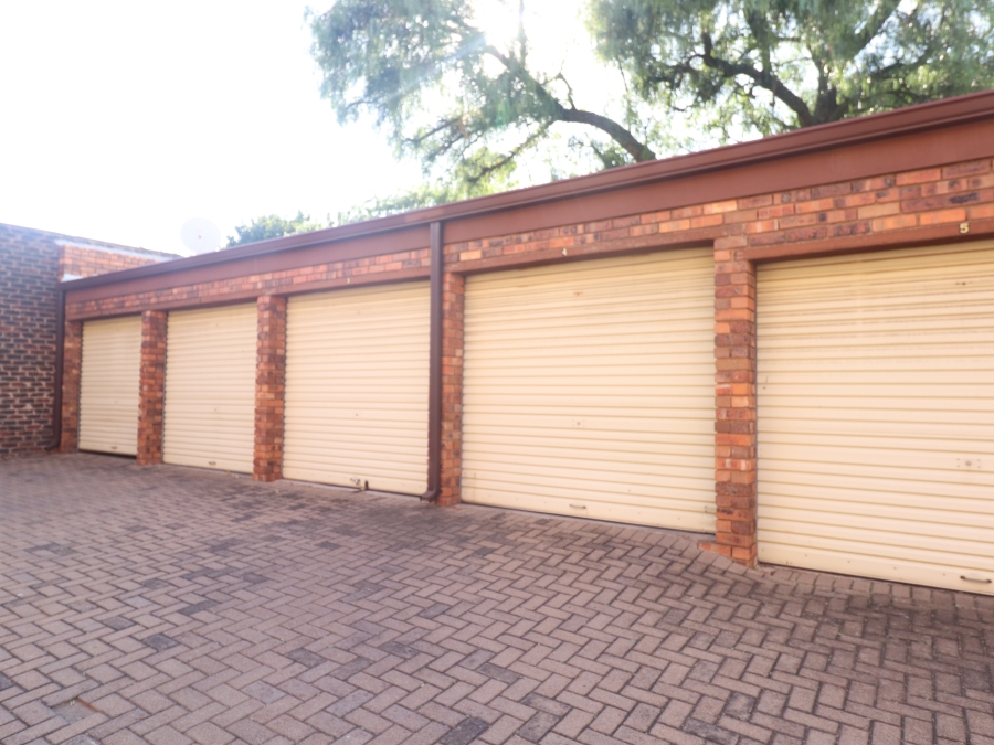 To Let 2 Bedroom Property for Rent in Nimrod Park Gauteng
